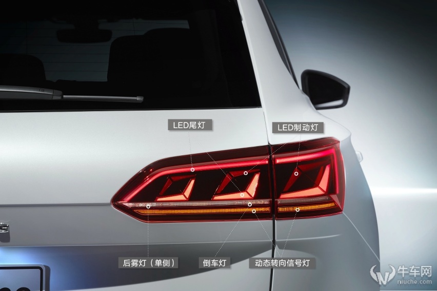 托森差速器、后轮转向，大众途锐还有哪些亮点？