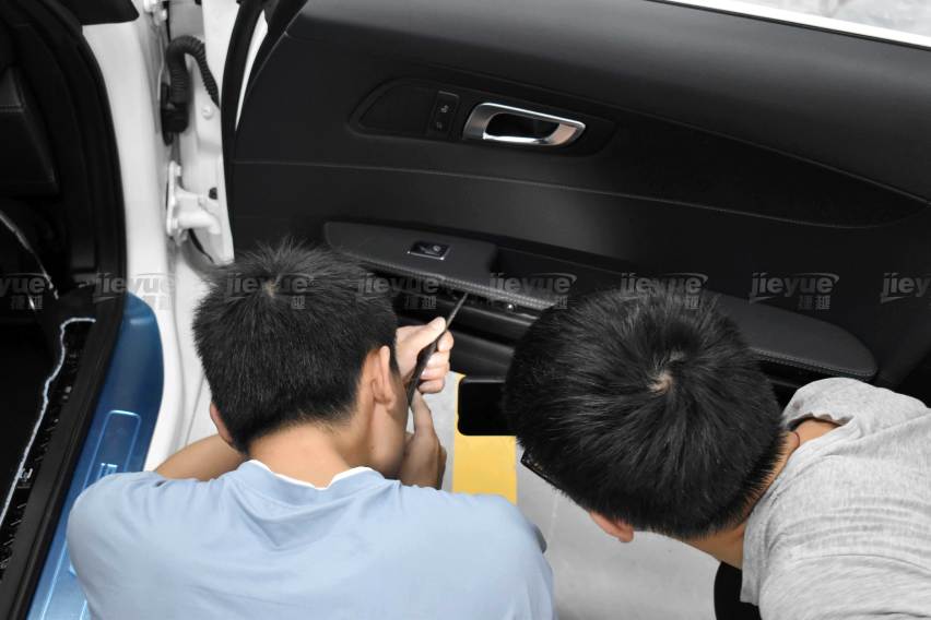 奔驰AMG GT R升级能让耳朵怀孕的顶级音响,你车上也有吗