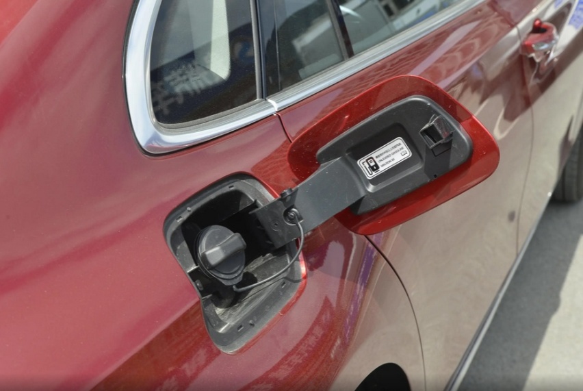 2.0T+8AT的豪华中型车，20万可全款落地，关键动态还有小惊喜