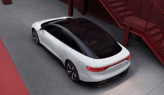 压力给到Model 3？智界S7不到25万起售，实力仍比野心大