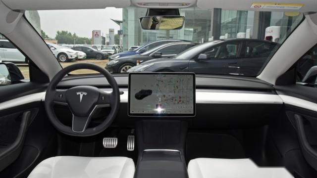 特斯拉Model 3用车：2万公里保一次，只换空调滤