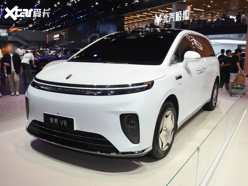 对标小米，享界V8顶账版实车曝光，也是原厂