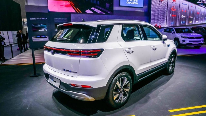 长安这款全新电动车，颜值不输比亚迪秦EV，续航里程高达605