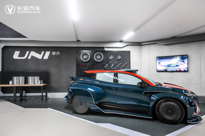 手握15万中型SUV新选择 长安旗舰UNI-K全系2.0T+