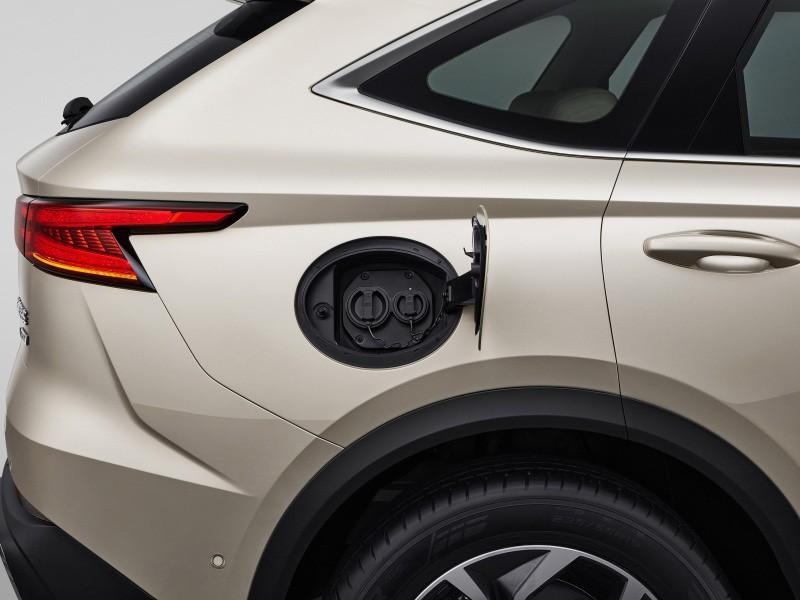 四驱车卖出两驱价！15.98万起的哈弗枭龙MAX，如何狂虐合资SUV？