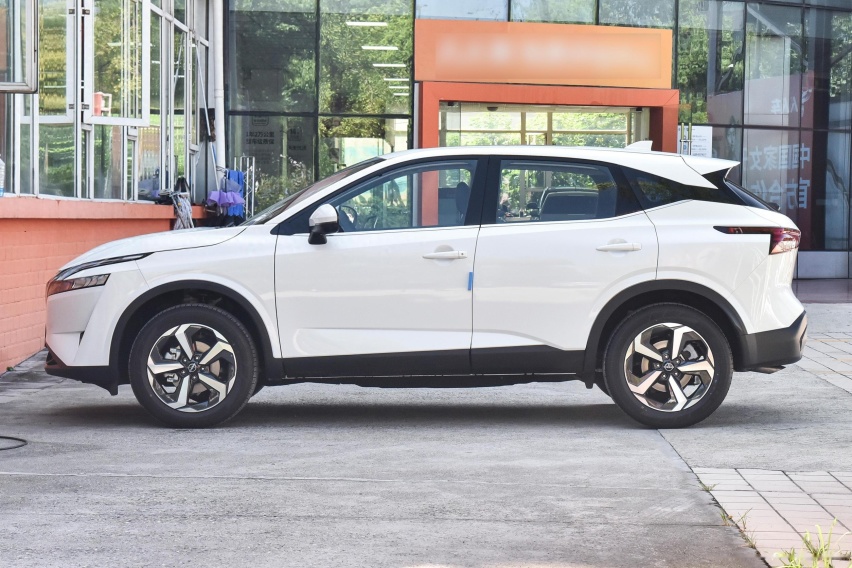 日产新SUV“旗开得胜”，内外全面升级，配奔驰发动机，13.99万起