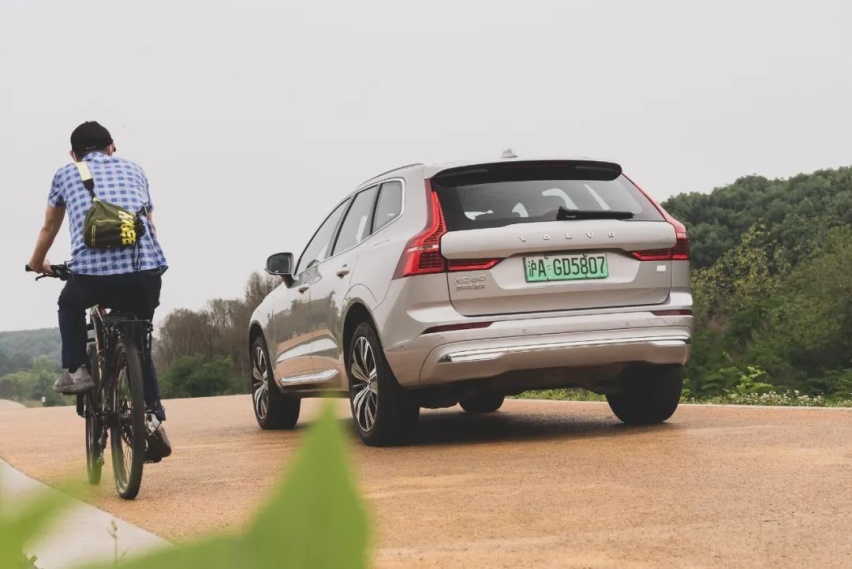 试驾沃尔沃XC60 T8：贵是贵点，但开过就“种草”