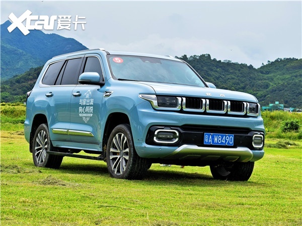 试驾北汽bj60:非承载式车身   双差速锁,只为家庭出行而来