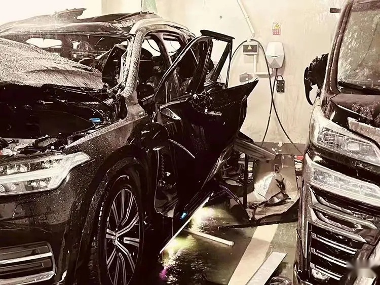 沃尔沃XC90充电时爆炸？原因或许只是一个瓦斯炉