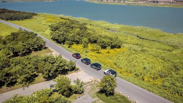 第一个呼吸新鲜空气的，一定是越野人