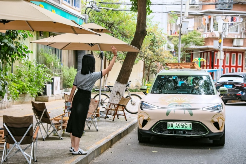 从老钱玩到新贵，smart在玉林路“精灵”得很