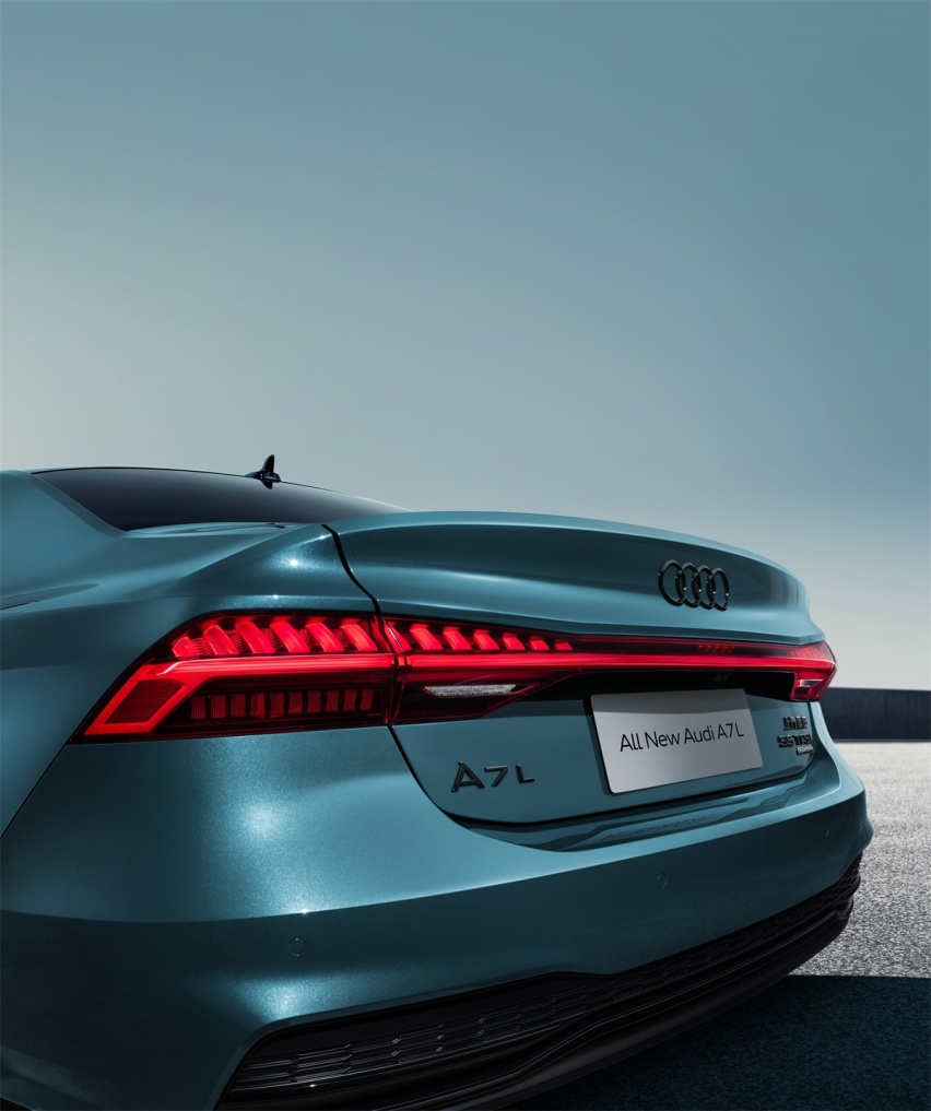3.0T V6+四驱+四轮转向 还配无边门框？奥迪A7L年内上市！