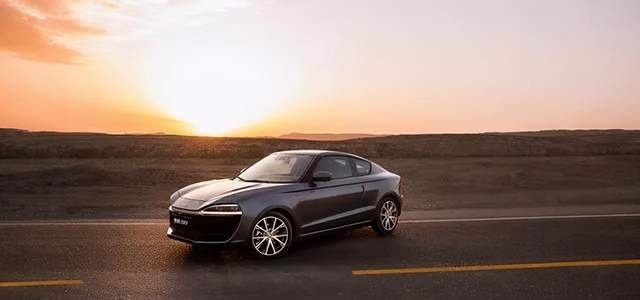 奔驰祭出S级、奥迪狂发RS，面对Model Y，宝马：我拼了