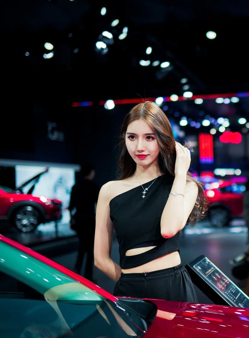 2020成都车展小姐姐实拍合集，我要我觉得好看！