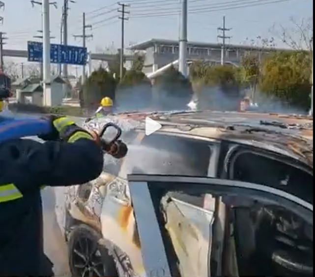 奇瑞高端电车未上市先自燃？技术理工男光环在电车领域已失效