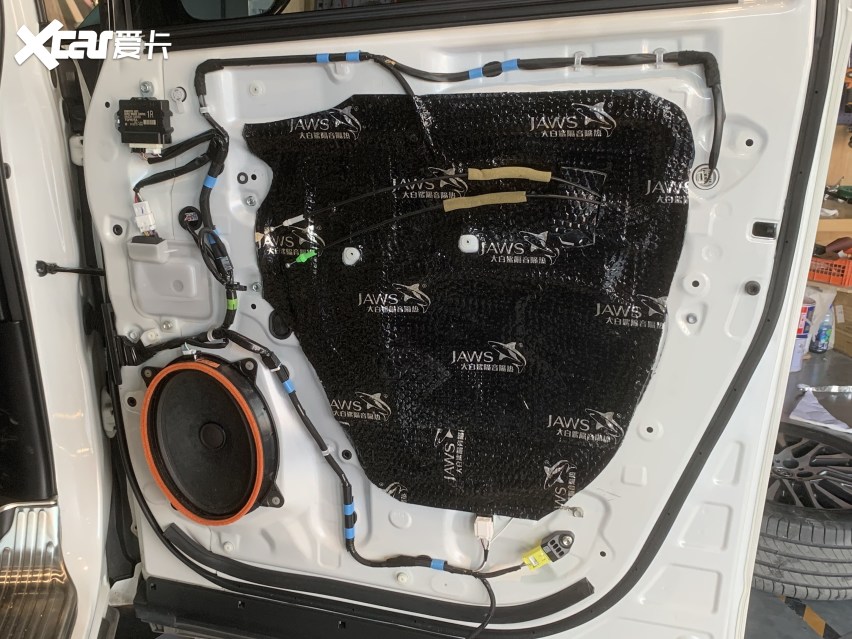 东营浩声丰田埃尔法汽车隔音改装大白鲨 针对隔音施工全搞定