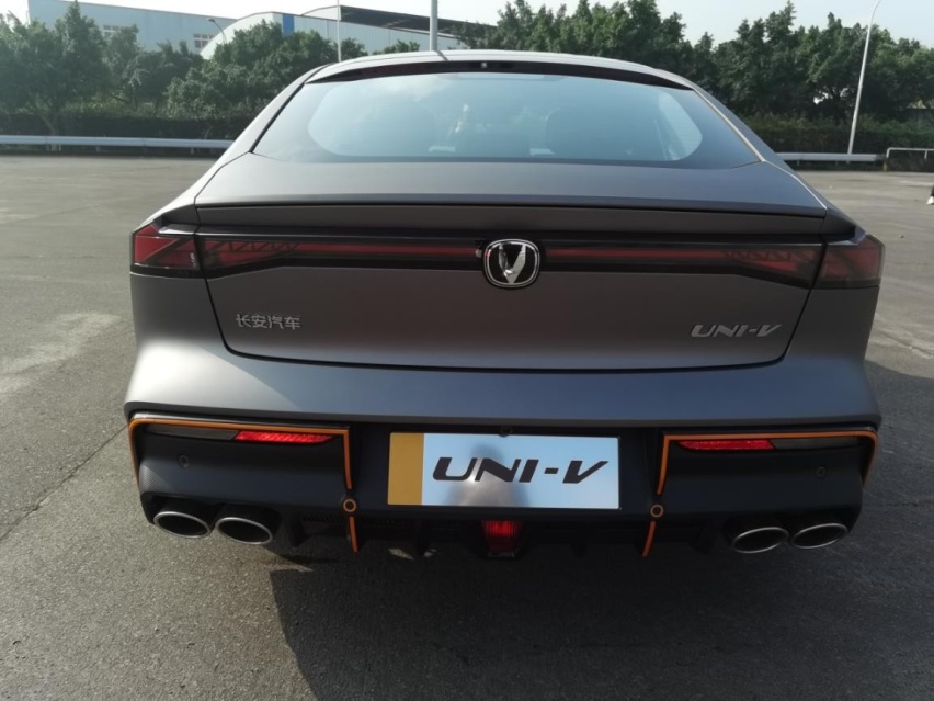 尾翼能升起，阀门可打开，长安UNI-V卖多少钱合适？