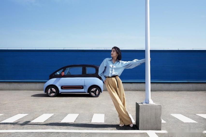 宋茜座驾正式上市！ KiWi EV6.98万起售，极具摩登感