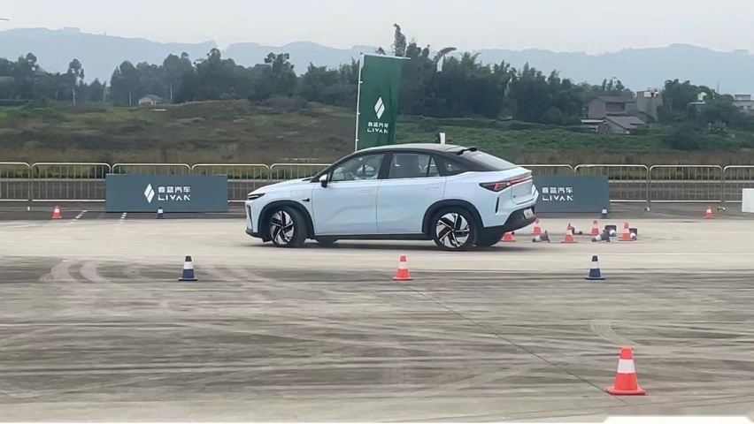 试驾睿蓝7，说说我为什么觉得它是年轻人的首选座驾