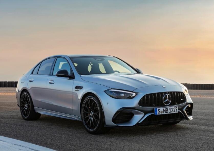 以AMG的荣誉！百公里3.4秒，梅赛德斯-AMG C 63 S全球首发