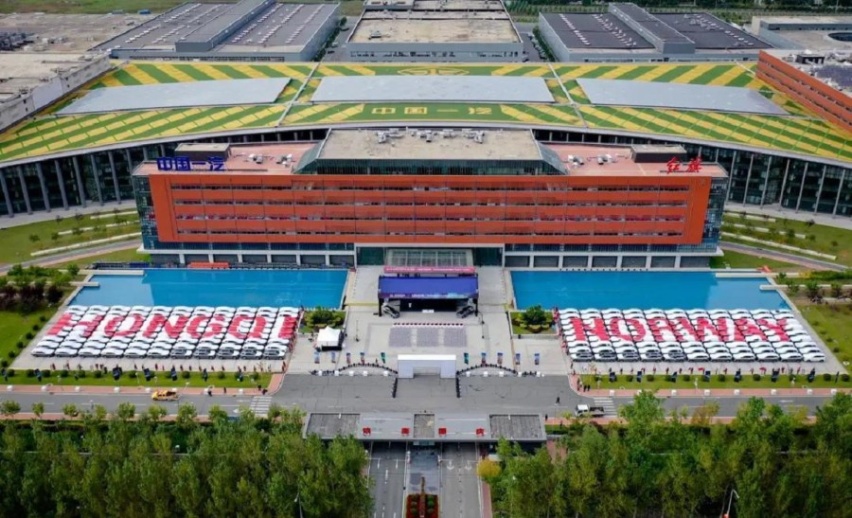 红旗E-HS9出口欧洲，践行“一带一路”，建立销售服务网络
