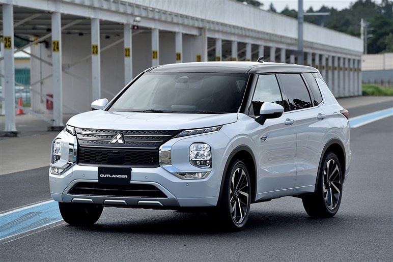 30万在日本能买什么样的新能源车？看看插电式混合动力三菱欧蓝德
