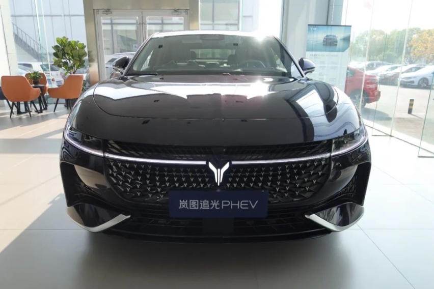 岚图追光PHEV 如何掀翻混动豪华