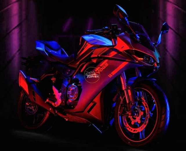国产最强250诞生 无极250RR 加速6.7秒 车重147公斤