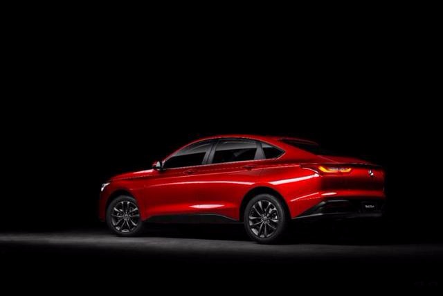 专造神车的宝骏，2款全新车型曝光，挂钻石标，涵盖轿车与SUV