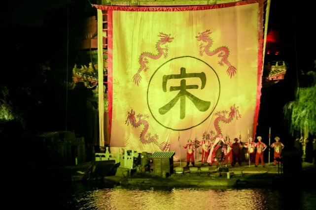 开着比亚迪宋Pro DM-i,从郑州到开封,重回繁华大宋