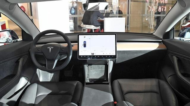 40万你会买谁？极星2和Model 3究竟怎么选