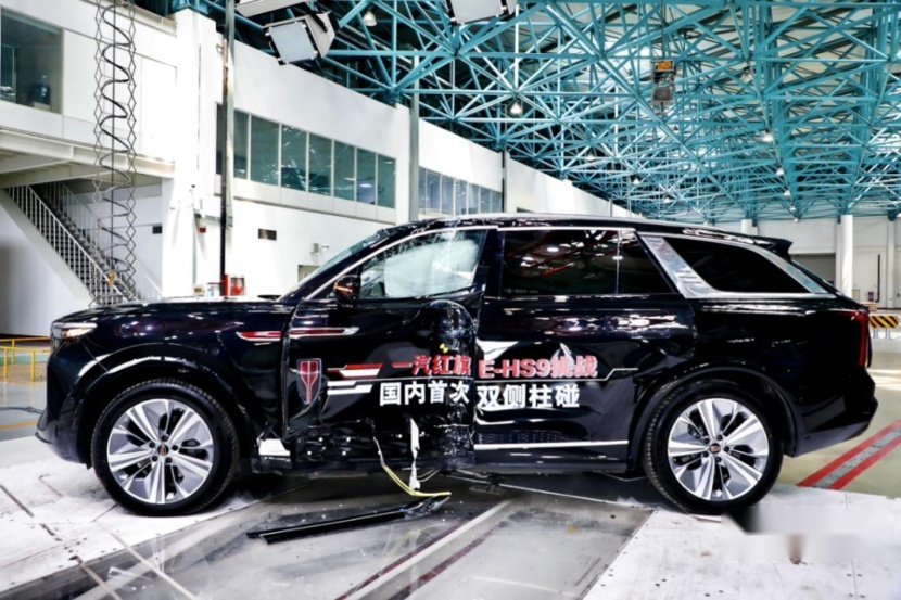 红旗E-HS9首次双侧柱碰试验完成，电池组安全过关