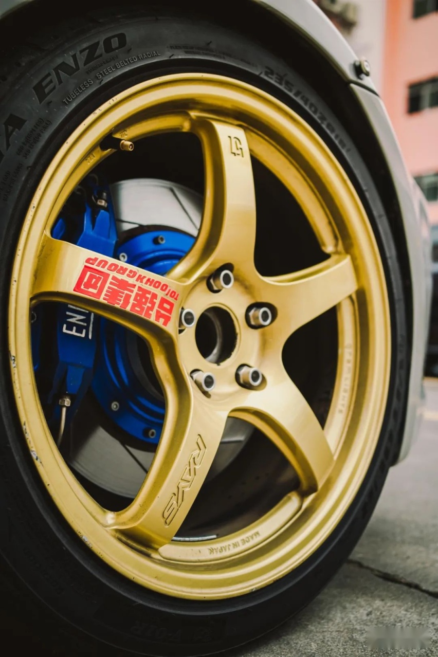 3.5 V6+后驱的雷克萨斯IS300，雷车也能玩出