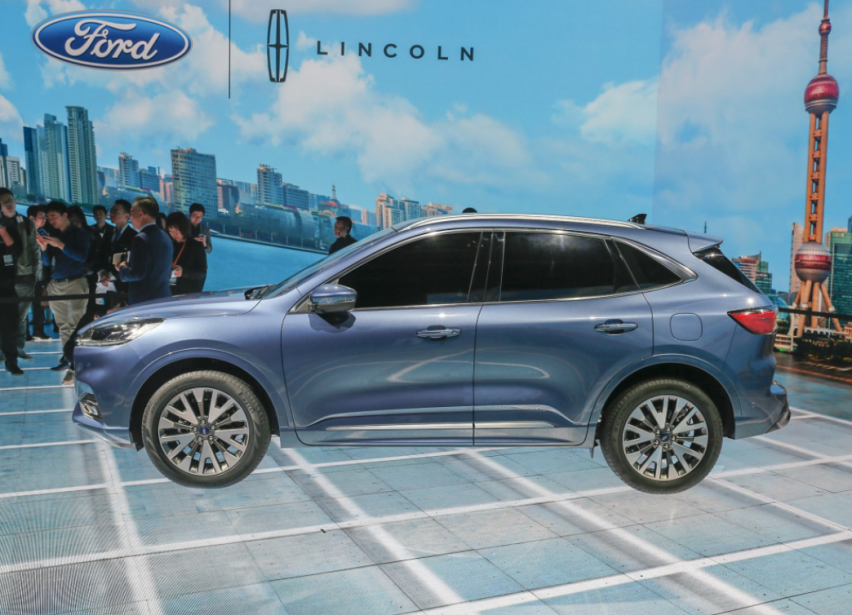 这才是运动型SUV，标配铝合金悬架 百公里加速7.5秒