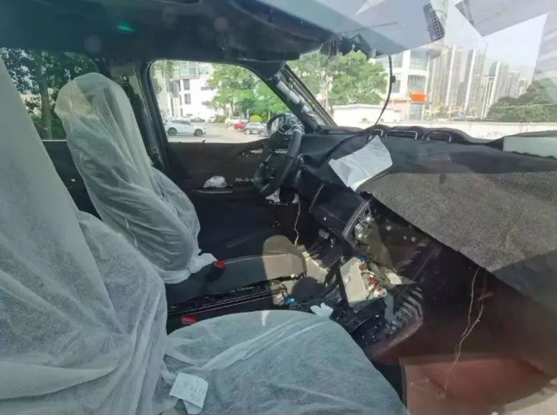 水陆两栖这么牛吗？比亚迪全新硬派SUV内饰曝光，要配浮水模式