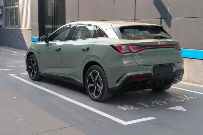 四驱版预售20万，电机总功率310kW，比亚迪纯电小钢炮将上市