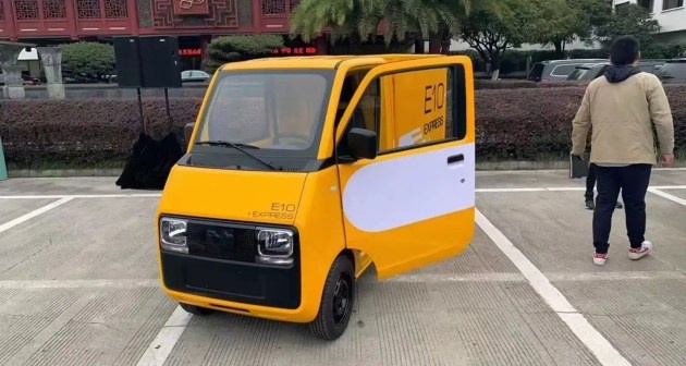 五菱E10 Express实车亮相！多拉快跑小货车，造福快递小哥