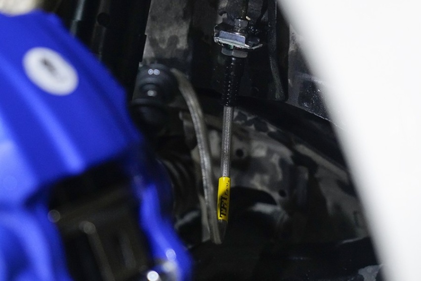 锐志刹车改装案例 丰田锐志改装TEI Racing刹车和避震