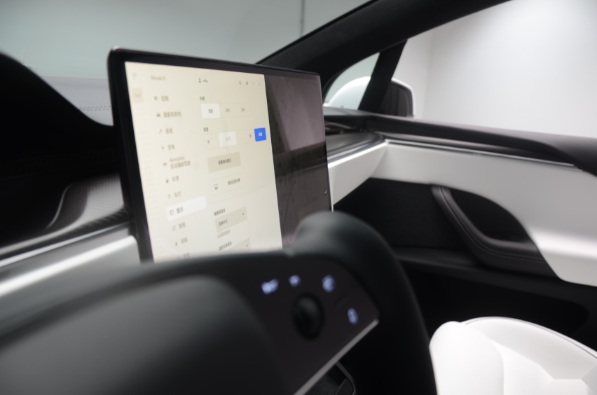 静态感受特斯拉Model S Plaid，静若处子的极简，动如脱兔的张