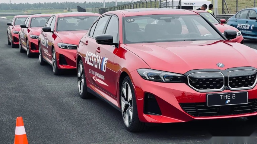 为什么说BMW i超乎想象？深度体验全系车型之后，我找到了答案…