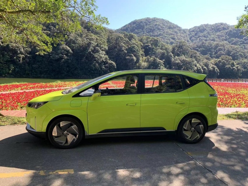 一台专为Z世代打造的优秀纯电车，应该具备哪些属性？