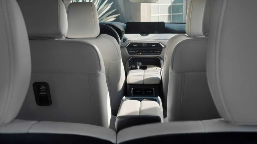 马自达CX-90亮相！3.3T直六+8AT，外观内饰不输豪华品牌