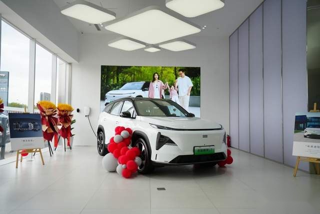 定位中高端插混SUV 京诚跃银河体验中心探店银河L7