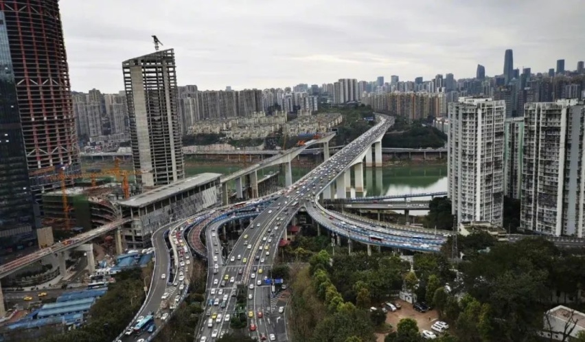 重庆限行首日，更畅通了？还是更堵了？看看网友怎么说