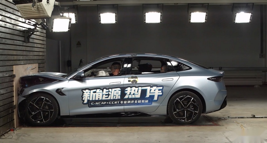 比亚迪海豹荣膺C-NCAP五星安全评价,e平台3.0集大成之作的实力背