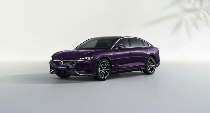 岚图追光PHEV 颠覆传统 定义混动轿车新未来