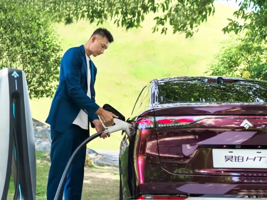 【E汽车】做“电动保时捷”，昊铂是认真的！