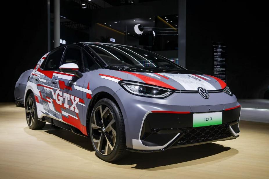 󱊡Ʒ|(zh)(sh)(yn)ҡھID.3 GTX׼޶܇ͬ_(ti)