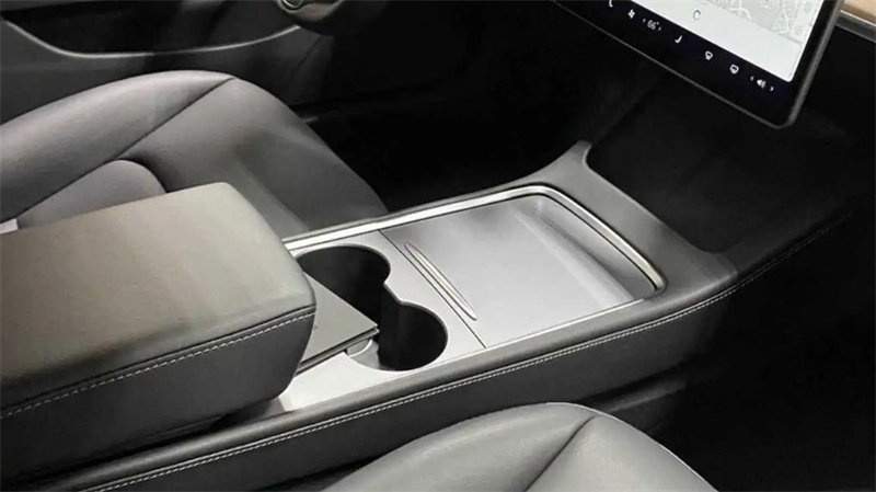 搭载比亚迪电池？中改Model 3再曝光 依然不带仪表盘！