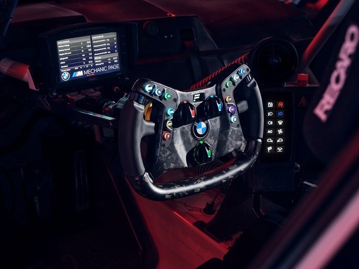 宝马 M4 GT4赛车发表，这价格你能接受吗？